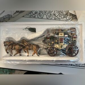 Department 56 Horse-Drawn Carriage